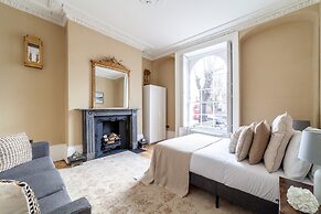 Modern & Stylish House in Deptford
