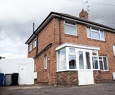Inviting 4-bed House in Kettering