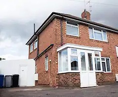 Inviting 4-bed House in Kettering