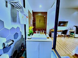 Thu Le Hotel