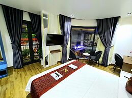 Thu Le Hotel