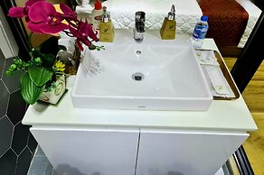 Thu Le Hotel