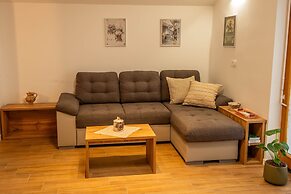 Vineyard cottage Majolka