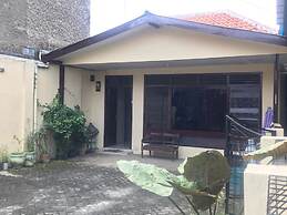 Hotel O Wisma Gading Syariah