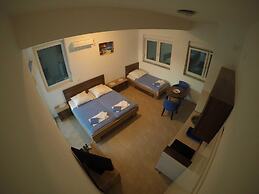 Belvedere Apartments with Seaview