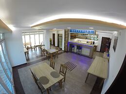 Belvedere Apartments with Seaview