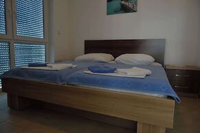 Belvedere Apartments with Seaview