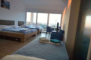Belvedere Apartments with Seaview