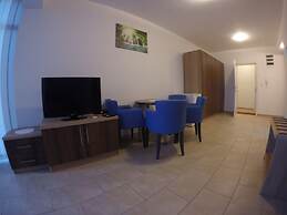 Belvedere Apartments with Seaview