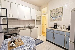 Inviting 2-bed Apartment in Porto