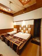 Goroomgo Hotel Revoli Amritsar