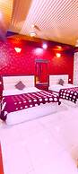 Goroomgo Hotel Revoli Amritsar
