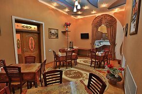 ALMOS HOTEL