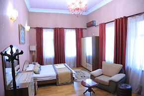 ALMOS HOTEL