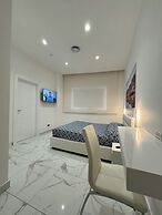 B&B Center City