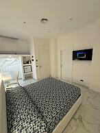 B&B Center City