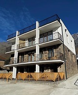 MOOD HOTEL KAZBEGI