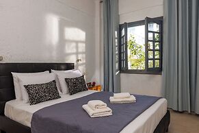 Kings Hotel by Estia