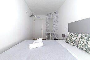 AYZ Princesa - Auto check-in property