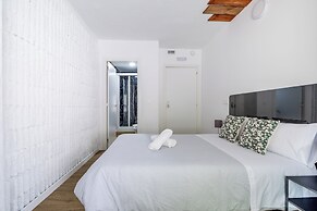 AYZ Princesa - Auto check-in property