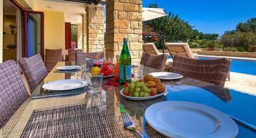 Villa 327 Galinios in Kouklia