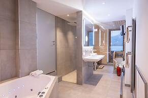 Lakefront Suite 148