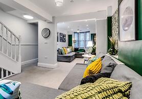 Central Pier Place - Large Group House Sleeps up to 16