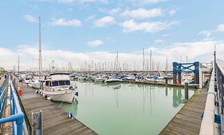 On the Water -waterside Studio With Terrace Overlooking the Harbour