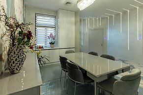 Luxury Suites