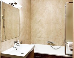 Caroline by Q4 Apartments