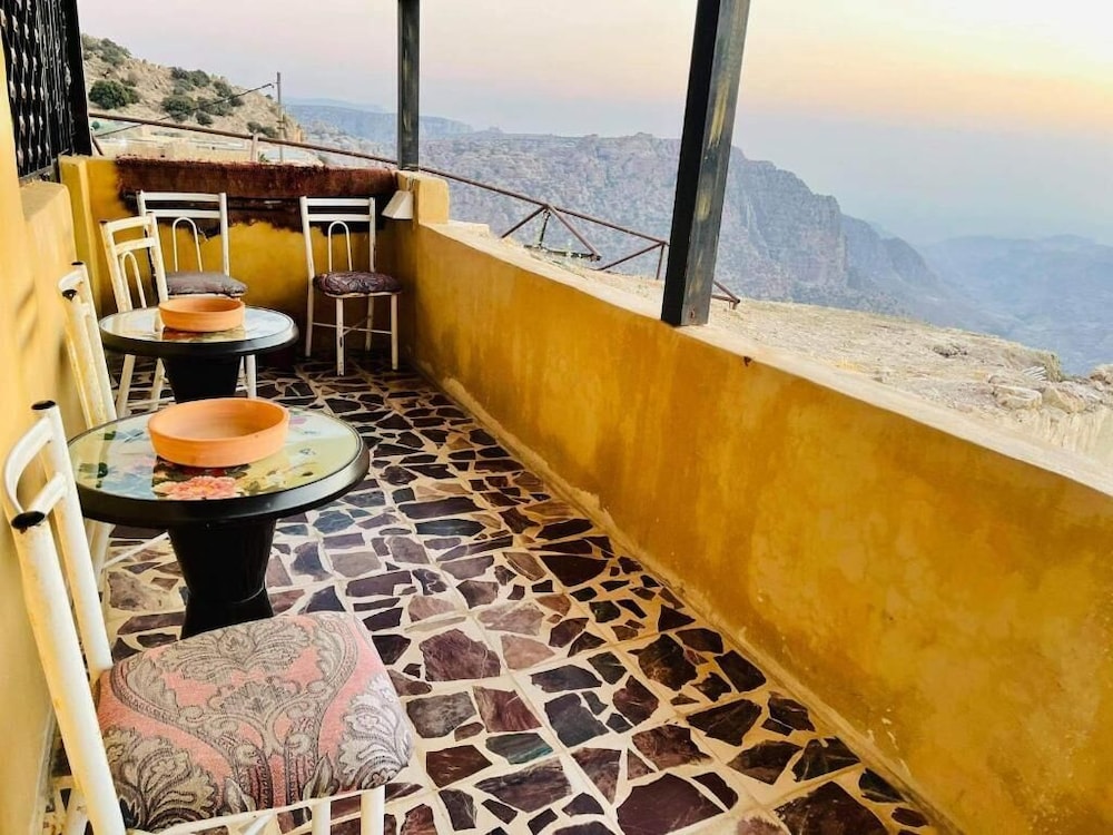 Dana Tower Hotel