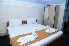 Royal Galaxy Inn By Elgozo