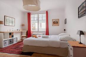 Eiffel Tower Saint Residence