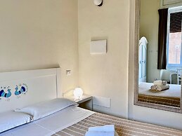 Onlyrooms IV - Sea View & Free Parking