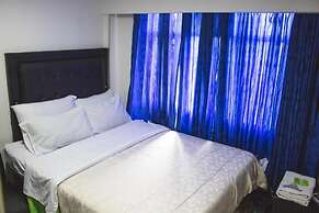 Hotel Punto 100