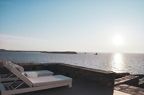 Cliff Villa