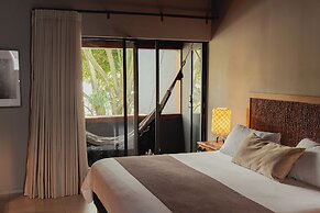 Sui Posada Boutique
