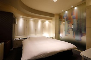 HOTEL ROYALTON