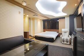 HOTEL ROYALTON