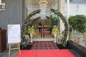The Maple Hotel-Bhopal