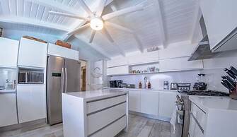 Luxurious 3 Br Golf Villa