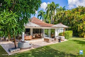 Luxurious 3 Br Golf Villa