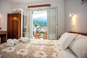 Captain Georgio Apartments
