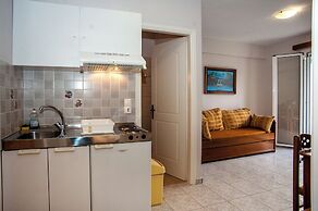 Captain Georgio Apartments