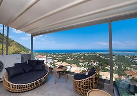 Halcyon Deluxe Maisonettes Sea View