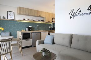 The Bee Apartments Sea View