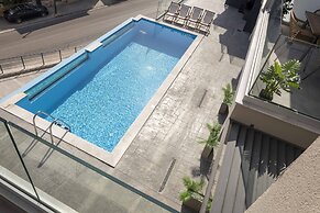 The Bee Apartments Sea View