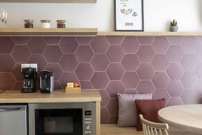 The Bee Apartments Sea View