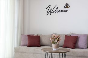 The Bee Apartments Sea View