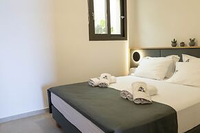 The Bee Apartments Sea View
